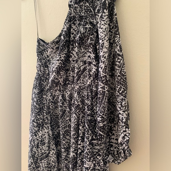 Joie June Ikat Print One-Shoulder Silk Dress - Picture 5 of 11